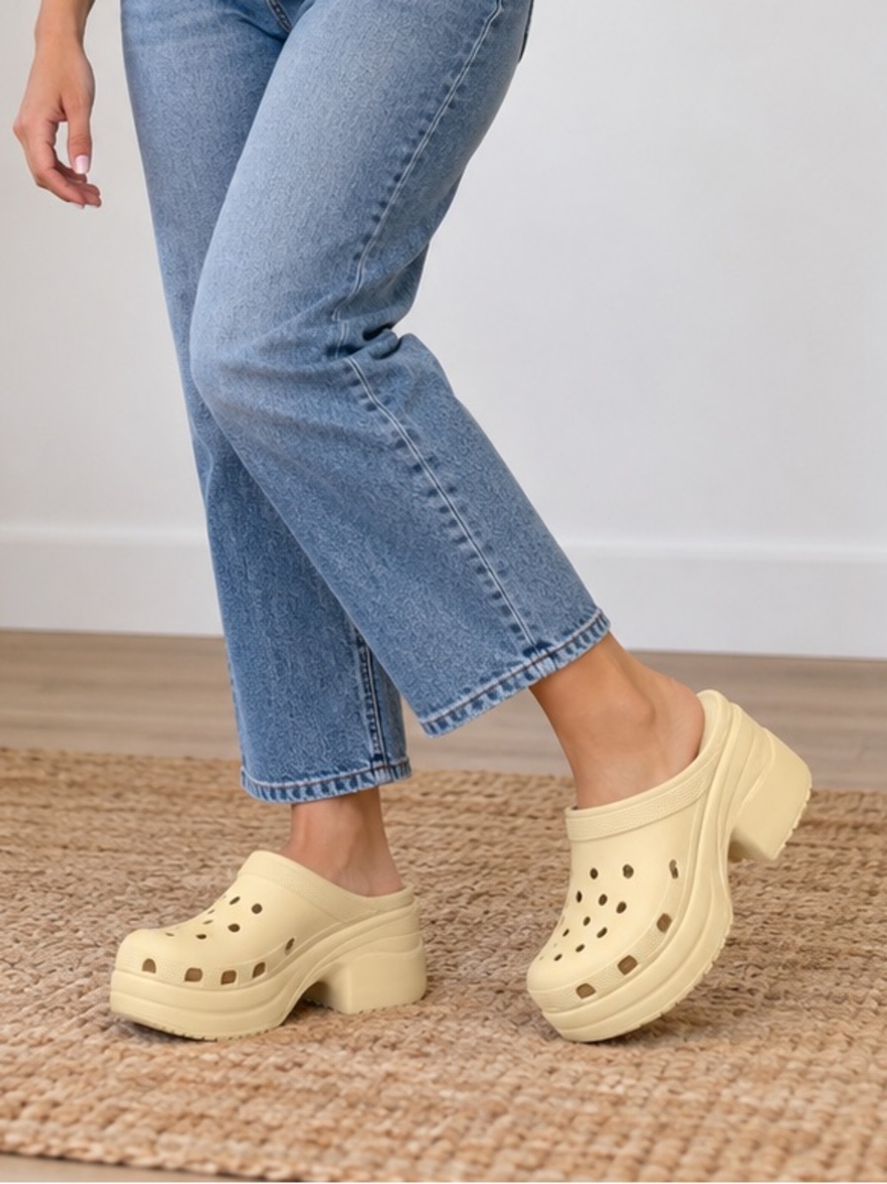 Crocs Siren Clog Women’s 11 Cream Platform High Heel Slip On Shoes